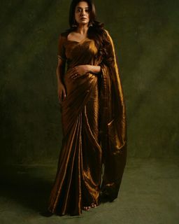 Priyamani feet photo thumbnail