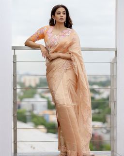Priyamani feet photo thumbnail