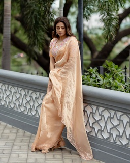 Priyamani feet photo thumbnail
