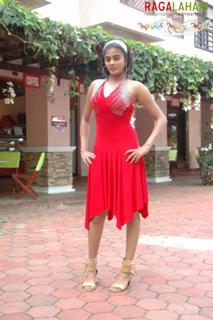 Priyamani feet photo thumbnail