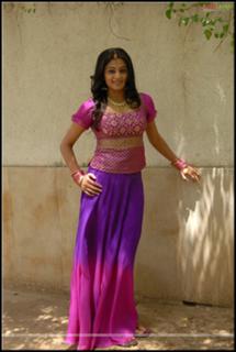 Priyamani feet photo thumbnail