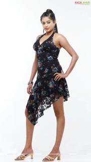 Priyamani feet photo thumbnail