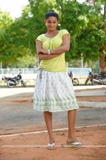 Priyamani feet photo thumbnail
