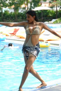 Priyamani feet photo thumbnail