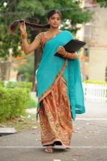 Priyamani feet photo thumbnail