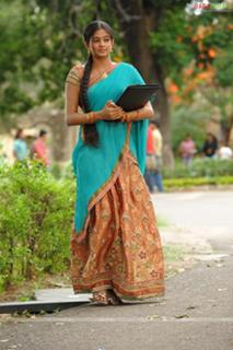 Priyamani feet photo thumbnail