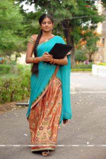 Priyamani feet photo thumbnail