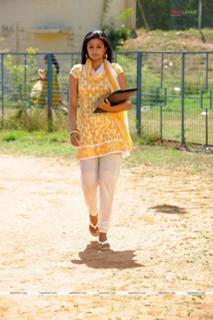 Priyamani feet photo thumbnail