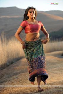 Priyamani feet photo thumbnail