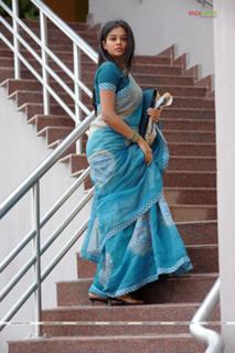 Priyamani feet photo thumbnail