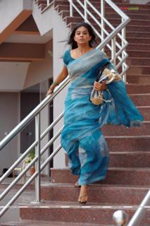 Priyamani feet photo thumbnail