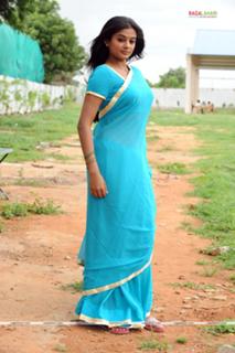 Priyamani feet photo thumbnail