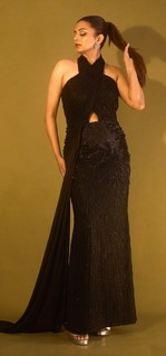 Priyamani feet photo thumbnail