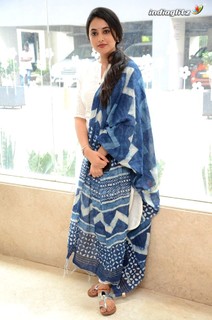 Priyanka Arulmohan feet photo 4