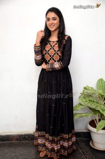 Priyanka Arulmohan feet photo 3