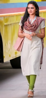 Priyanka Arulmohan feet photo 8