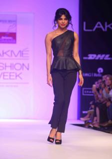 Priyanka Chopra Jonas feet photo thumbnail