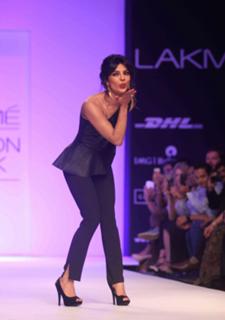 Priyanka Chopra Jonas feet photo thumbnail