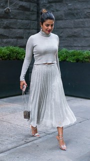 Priyanka Chopra Jonas feet photo thumbnail