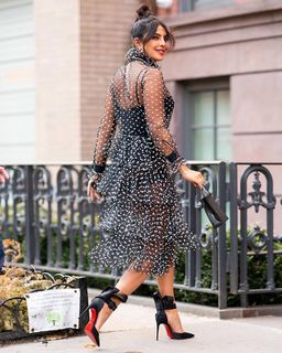 Priyanka Chopra Jonas feet photo thumbnail