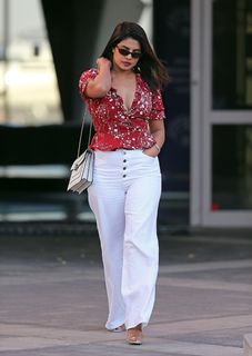 Priyanka Chopra Jonas feet photo thumbnail