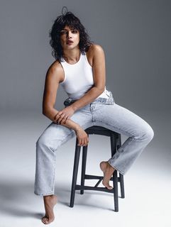 Priyanka Chopra Jonas feet photo thumbnail