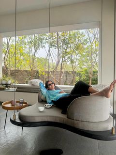 Priyanka Chopra Jonas feet photo 12