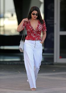 Priyanka Chopra Jonas feet photo 4