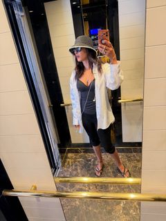 Priyanka Chopra Jonas feet photo 1