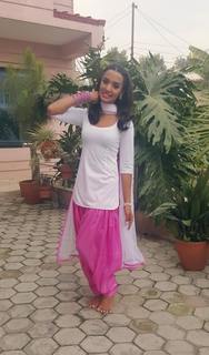 Priyanka Karki feet photo 16