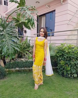 Priyanka Karki feet photo 14