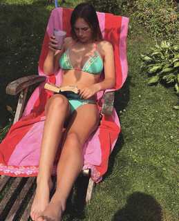 Puck Moonen feet photo 2