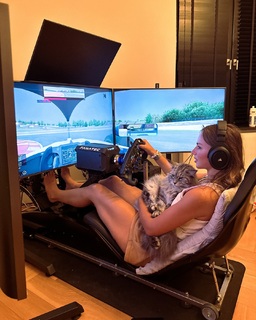 Puck Moonen feet photo 2