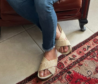Pérola Faria feet photo 6