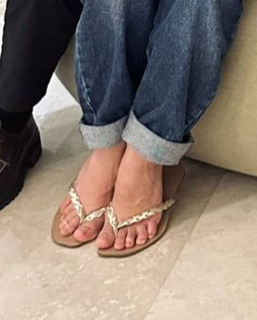 Pérola Faria feet photo 11