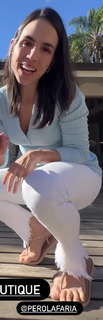Pérola Faria feet photo 2
