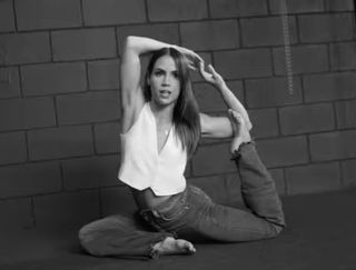 Pérola Faria feet photo 8