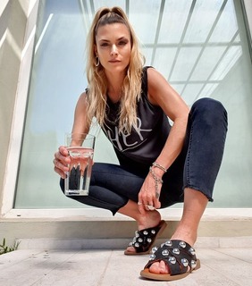 Pía Slapka feet photo 4