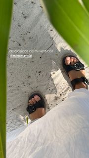 Pía Slapka feet photo 9