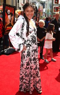 Q'orianka Kilcher feet photo 15