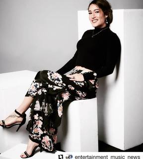 Q'orianka Kilcher feet photo 14