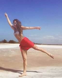 Q'orianka Kilcher feet photo 11