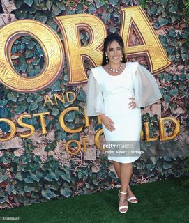 Q'orianka Kilcher feet photo 6
