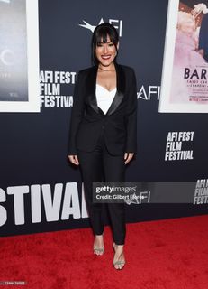Q'orianka Kilcher feet photo 14