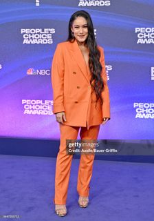 Q'orianka Kilcher feet photo 10