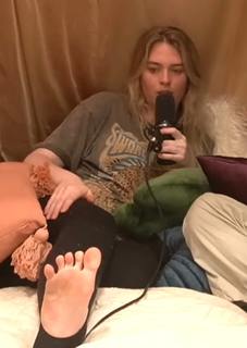 QTCinderella feet photo thumbnail