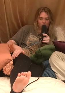QTCinderella feet photo thumbnail