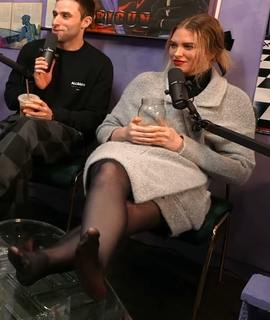 QTCinderella feet photo thumbnail