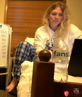 QTCinderella feet photo thumbnail