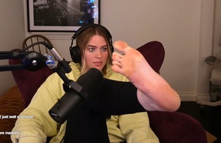QTCinderella feet photo thumbnail